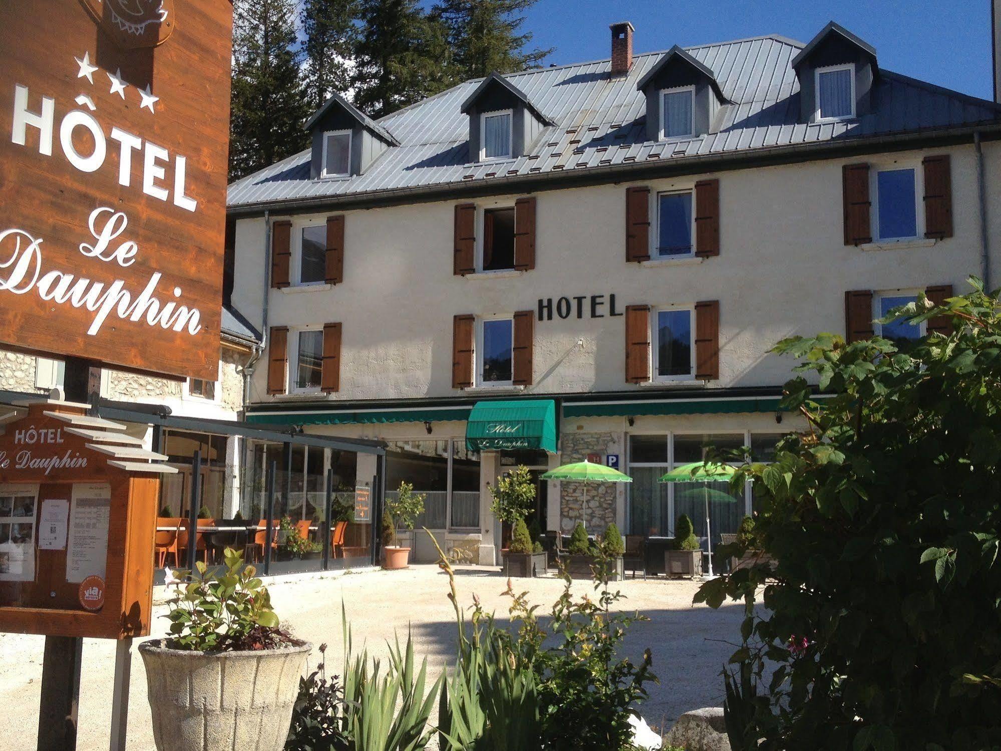 Hôtel Le Dauphin Villard-de-Lans Exterior foto